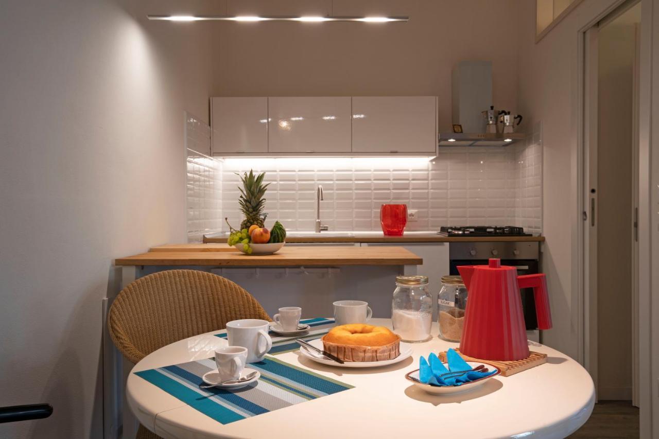 Snug Apartment With Private Courtyard M0270422677 Венеция Экстерьер фото