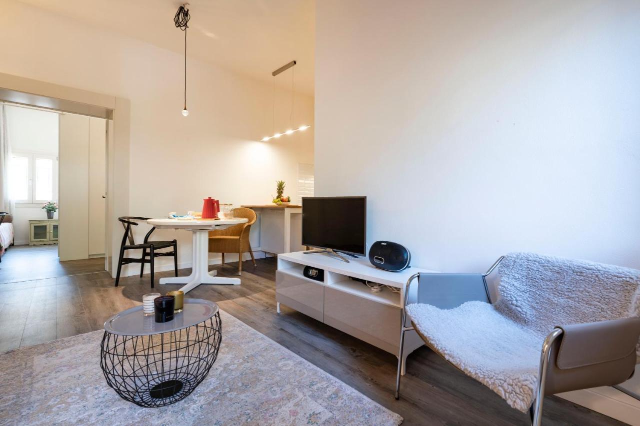 Snug Apartment With Private Courtyard M0270422677 Венеция Экстерьер фото