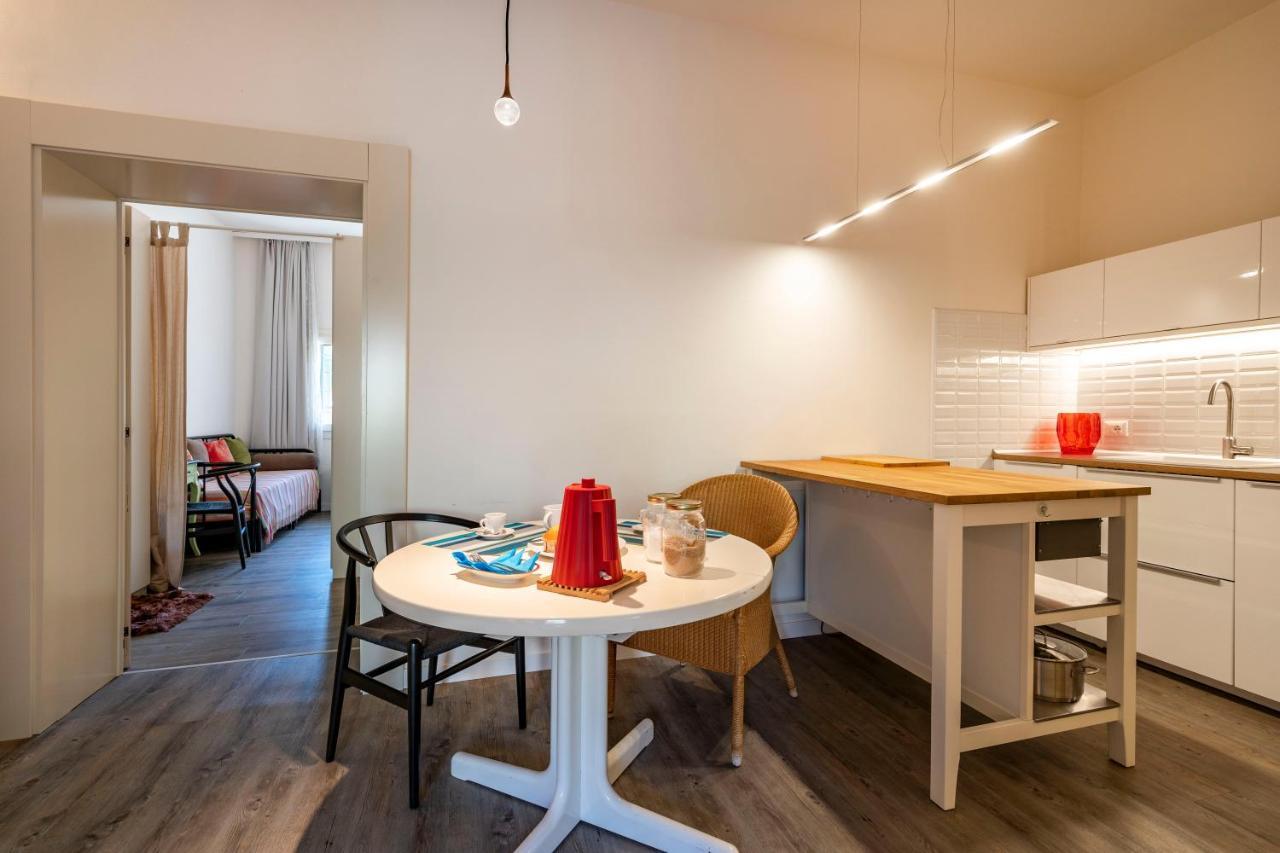 Snug Apartment With Private Courtyard M0270422677 Венеция Экстерьер фото