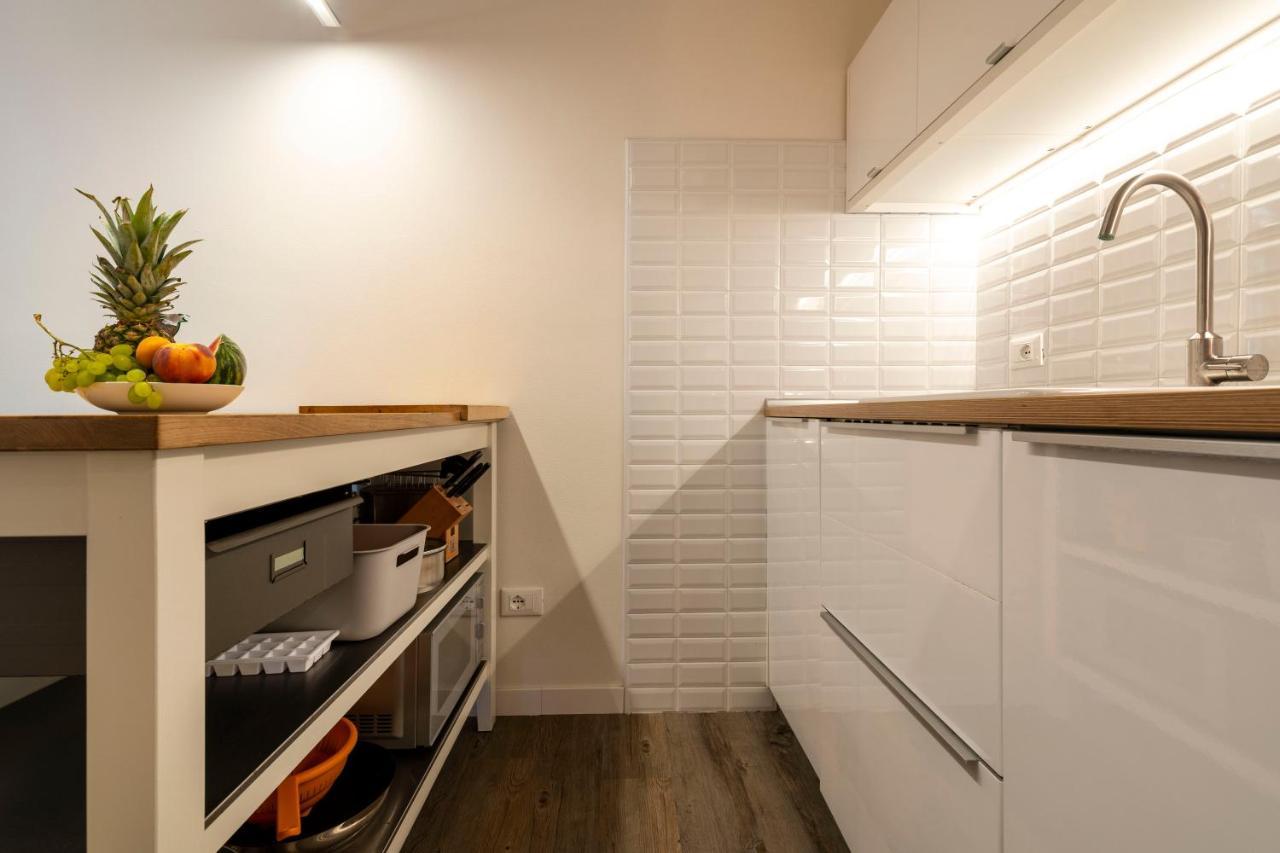 Snug Apartment With Private Courtyard M0270422677 Венеция Экстерьер фото